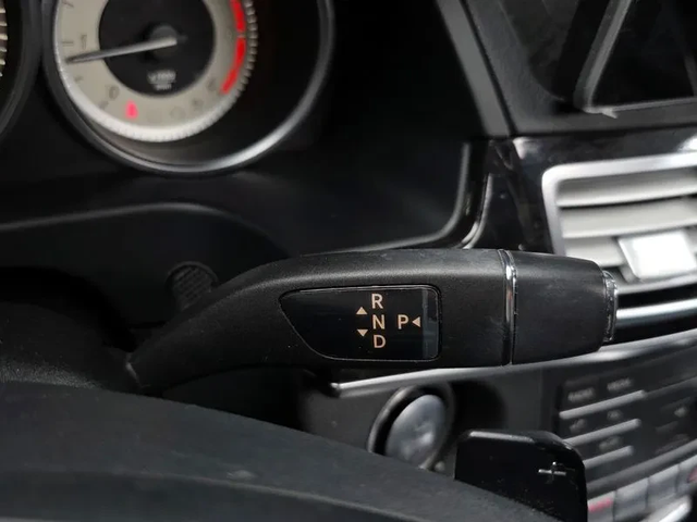 Mercedes-Benz E 220 Avantgarde - автомобили, коли, обяви за нови и употребявани 8