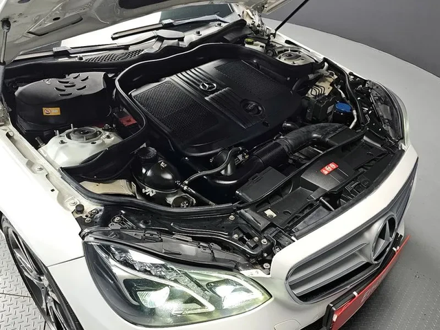 Mercedes-Benz E 220 Bluetech Avant Garde Sports - автомобили, коли, обяви за нови и употребявани 5