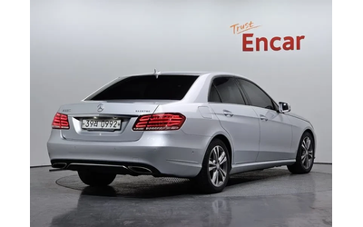 mercedes-benz-e-220 - 1