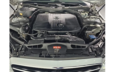 mercedes-benz-e-220 - 5