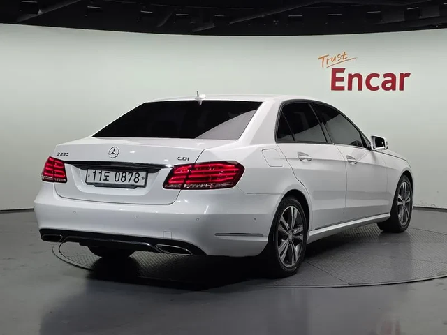 Mercedes-Benz E 220 Cdi Avantgarde - автомобили, коли, обяви за нови и употребявани 1