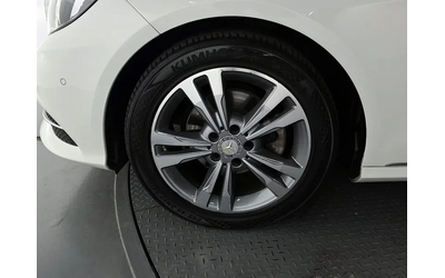 mercedes-benz-e-220 - 4