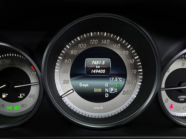 Mercedes-Benz E 220 Cdi Avantgarde - автомобили, коли, обяви за нови и употребявани 7