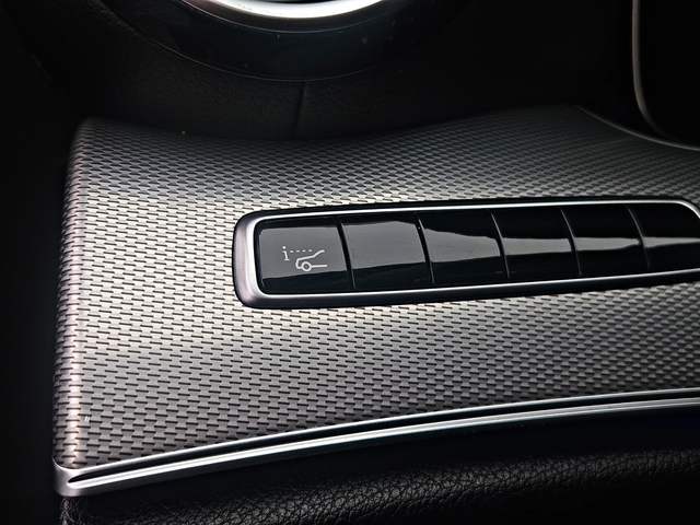 Mercedes-Benz E 220 ! AMG/9G/DIGIT/360CAM/HUD/ПОДГРЕВ/CAR PLAY/AMBI/LI - автомобили, коли, обяви за нови и употребявани 11