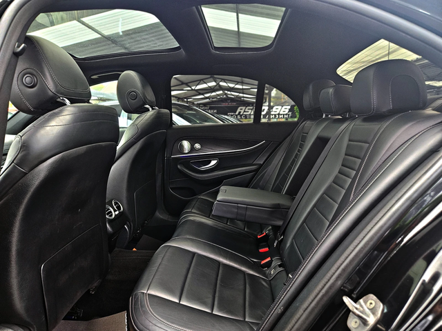 Mercedes-Benz E 220 AMG/DIGITAL/GERMANY/PANO/AMBI/360CAM/CAR PLAY/LI - автомобили, коли, обяви за нови и употребявани 15