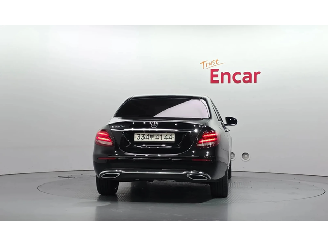 Mercedes-Benz E 220 W213 E220D - автомобили, коли, обяви за нови и употребявани 3