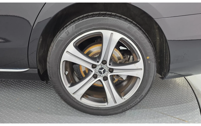 mercedes-benz-e-220 - 4