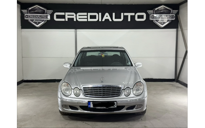 mercedes-benz-e-220 - 1