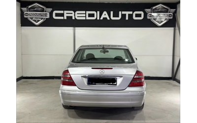 mercedes-benz-e-220 - 4