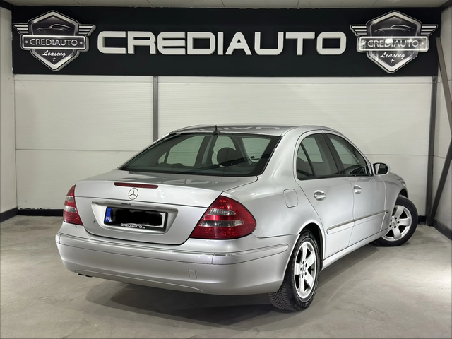 Mercedes-Benz E 220 AUTO - автомобили, коли, обяви за нови и употребявани 5