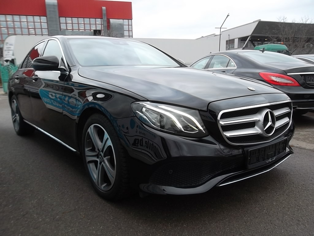 Mercedes-Benz E 220 4matic AMG line - автомобили, коли, обяви за нови и употребявани 3