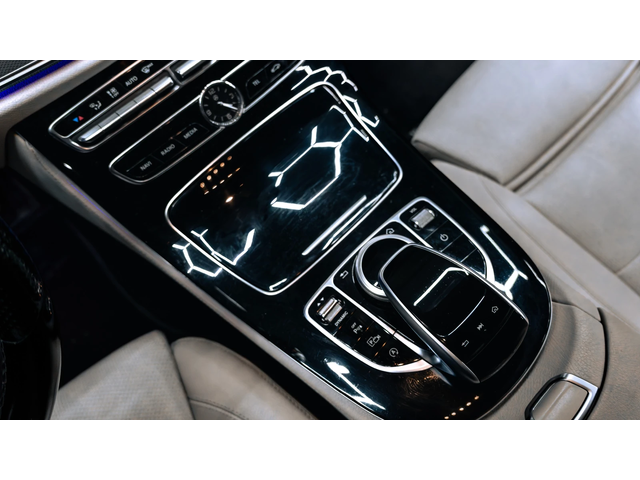 Mercedes-Benz E 220 * 4Matic* 360* lane assist* лизинг* AMG Line - автомобили, коли, обяви за нови и употребявани 11