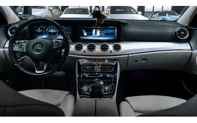 Mercedes-Benz E 220 * 4Matic* 360* lane assist* лизинг* AMG Line - автомобили, коли, обяви за нови и употребявани 14