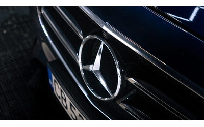 mercedes-benz-e-220 - 4