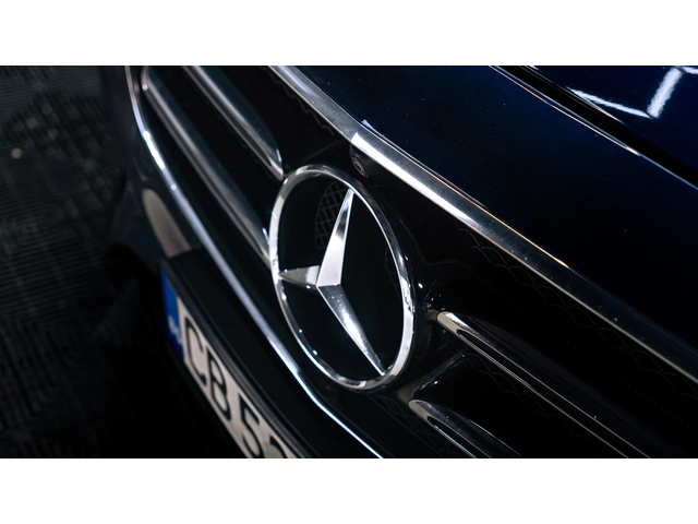 Mercedes-Benz E 220 * 4Matic* 360* lane assist* лизинг* AMG Line - автомобили, коли, обяви за нови и употребявани 4