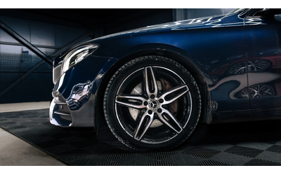 mercedes-benz-e-220 - 5