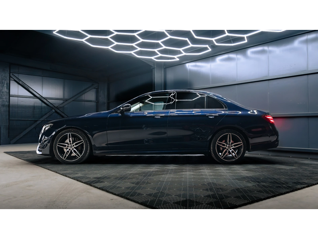 Mercedes-Benz E 220 * 4Matic* 360* lane assist* лизинг* AMG Line - автомобили, коли, обяви за нови и употребявани 6