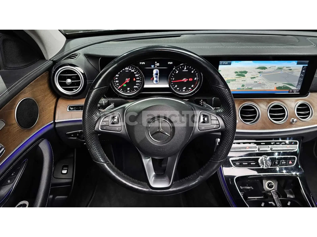 Mercedes-Benz E 220 d 4MATIC* DISTRONIC* ПОДГРЕВИ* - автомобили, коли, обяви за нови и употребявани 5