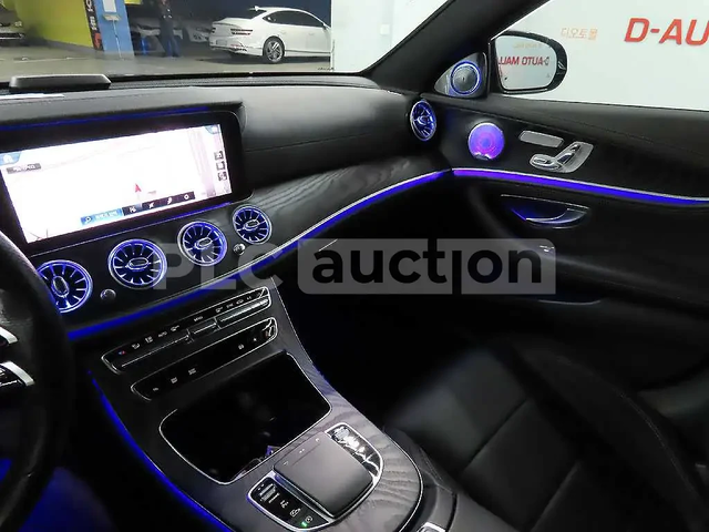 Mercedes-Benz E 220 ПОДГРЕВИ * ПАНО * KEYLESS * BURMESTER - автомобили, коли, обяви за нови и употребявани 11