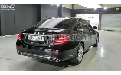 mercedes-benz-e-220 - 1