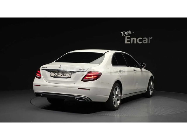 Mercedes-Benz E 220 d* DISTRONIC* ПОДГРЕВИ* ПАНОРАМА* АВТОКРЕДИТ - автомобили, коли, обяви за нови и употребявани 1