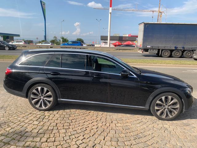 Mercedes-Benz E 220 - автомобили, коли, обяви за нови и употребявани 0