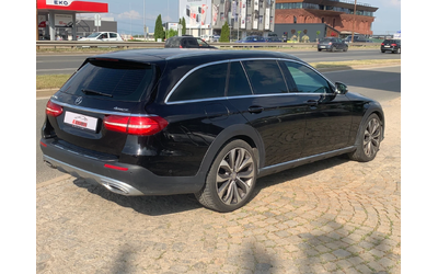 Mercedes-Benz E 220 - автомобили, коли, обяви за нови и употребявани 1