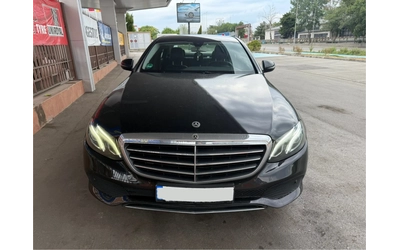 mercedes-benz-e-220 - 1