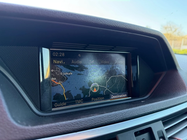 Mercedes-Benz E 220 Автоматик* Алкантара* УНИКаТ - автомобили, коли, обяви за нови и употребявани 13