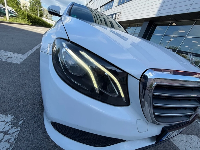 Mercedes-Benz E 220 AMG* 9G* LED* Бяла* Перла - автомобили, коли, обяви за нови и употребявани 4