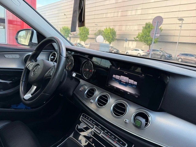 Mercedes-Benz E 220 AMG* 9G* LED* Бяла* Перла - автомобили, коли, обяви за нови и употребявани 9
