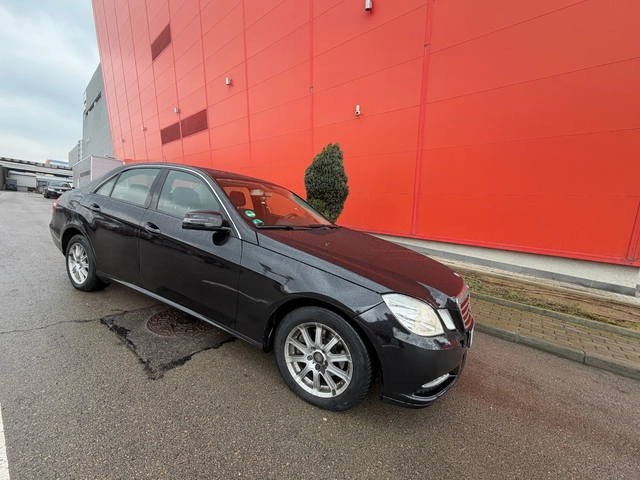 Mercedes-Benz E 220 AMG* 7G* LED - автомобили, коли, обяви за нови и употребявани 1