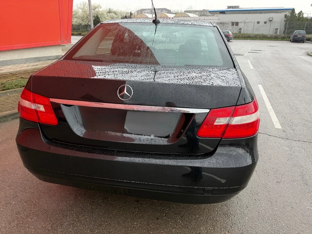 Mercedes-Benz E 220 AMG* 7G* LED - автомобили, коли, обяви за нови и употребявани 5