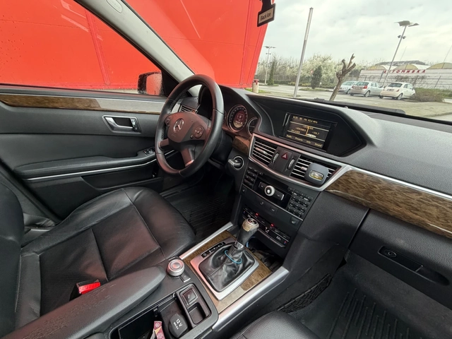 Mercedes-Benz E 220 AMG* 7G* LED - автомобили, коли, обяви за нови и употребявани 8