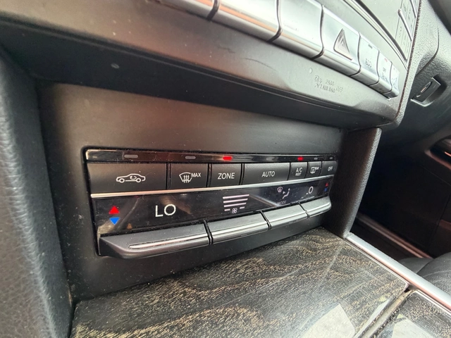 Mercedes-Benz E 220 AMG* LED* 9G* Euro6* FACELIFT - автомобили, коли, обяви за нови и употребявани 10