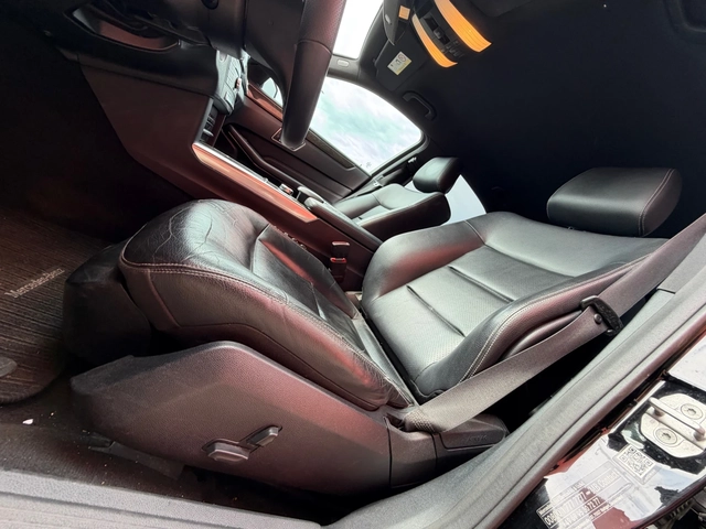 Mercedes-Benz E 220 AMG* LED* 9G* Euro6* FACELIFT - автомобили, коли, обяви за нови и употребявани 8