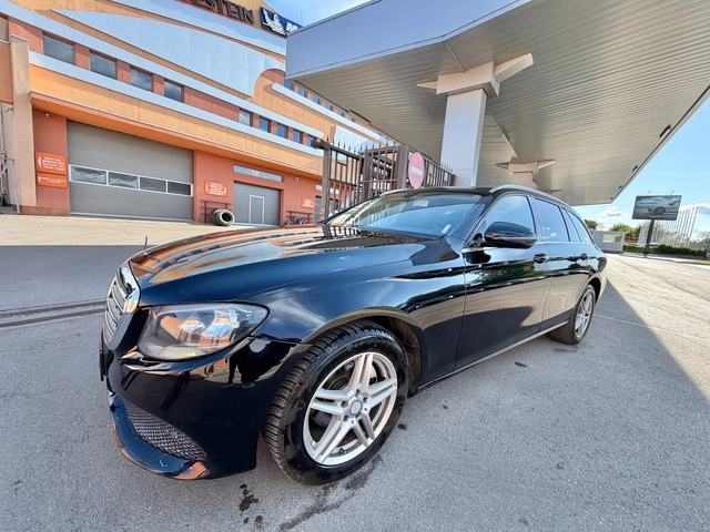 Mercedes-Benz E 220 AMG* LED* 9G* NaVi* КОжА* Камера - автомобили, коли, обяви за нови и употребявани 1