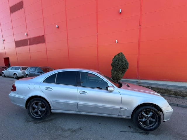 Mercedes-Benz E 220 Автоматик* Обслужен* Регистриран - автомобили, коли, обяви за нови и употребявани 3