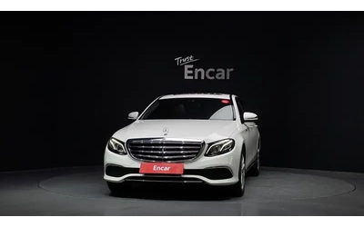 mercedes-benz-e-220 - 1