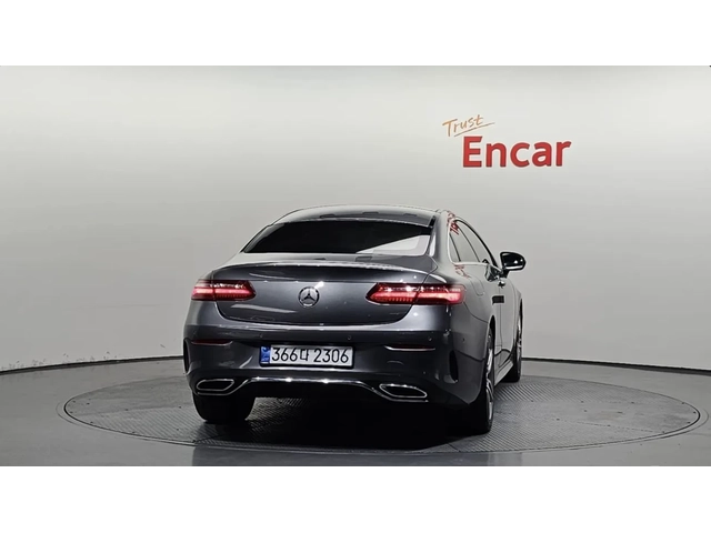 Mercedes-Benz E 220 d / AMG ПАКЕТ / BURMESTER / DIGITAL/ ШИБИДАХ/ HUD - автомобили, коли, обяви за нови и употребявани 3