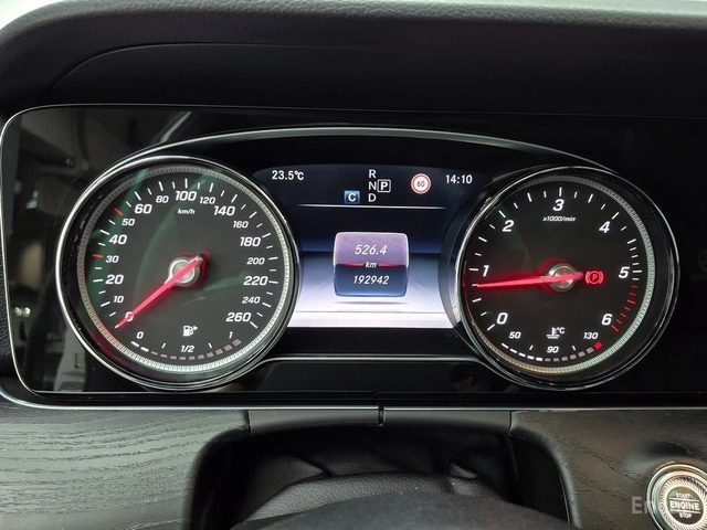 Mercedes-Benz E 220 4MATIC* AVANTGARDE* ХЕДЪП* КАМЕРА* КРАЙНА ЦЕНА - автомобили, коли, обяви за нови и употребявани 11