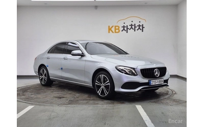 mercedes-benz-e-220 - 1