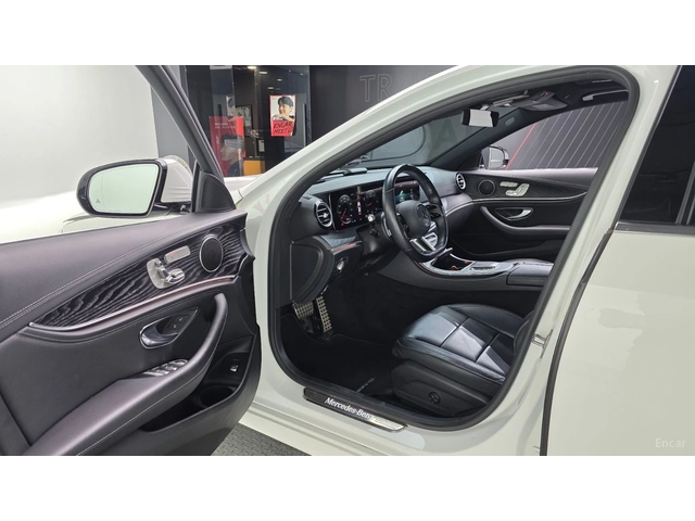Mercedes-Benz E 220 d* 4MATIC* AMG-LINE* DISTRONIC* КАМЕРА* HUD* - автомобили, коли, обяви за нови и употребявани 7