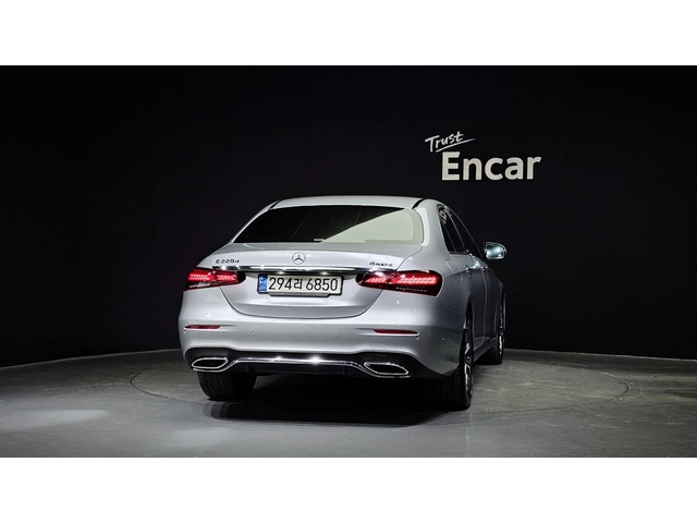 Mercedes-Benz E 220 AMG LINE* 4MATIC* КОЖА* ПОДГР* ОБДУХ* 360* HUD* LI - автомобили, коли, обяви за нови и употребявани 3