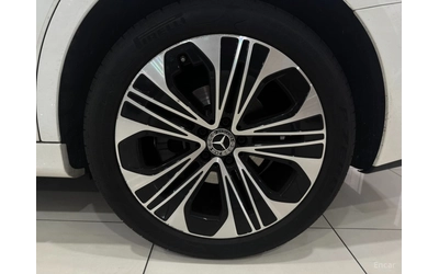 mercedes-benz-e-220 - 4