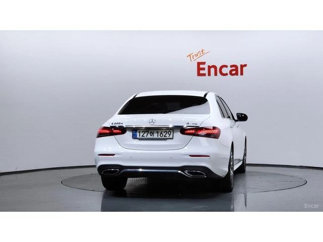 Mercedes-Benz E 220 ПАМЕТ* 360 КАМЕРА* HEADUP* ДИСТРОНИК* - автомобили, коли, обяви за нови и употребявани 3