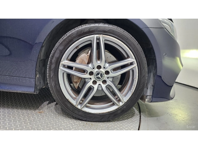 Mercedes-Benz E 220 DIGITAL* ПАМЕТ* BURMESTER* AMG* КАМЕРА* ПАНО - автомобили, коли, обяви за нови и употребявани 4
