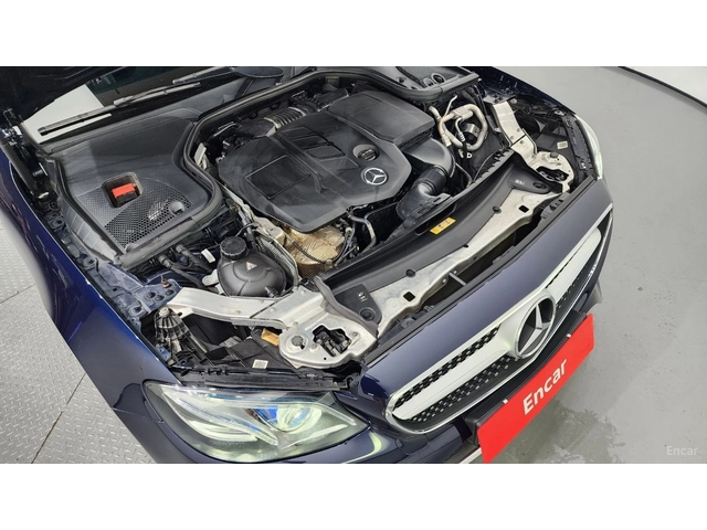 Mercedes-Benz E 220 DIGITAL* ПАМЕТ* BURMESTER* AMG* КАМЕРА* ПАНО - автомобили, коли, обяви за нови и употребявани 5