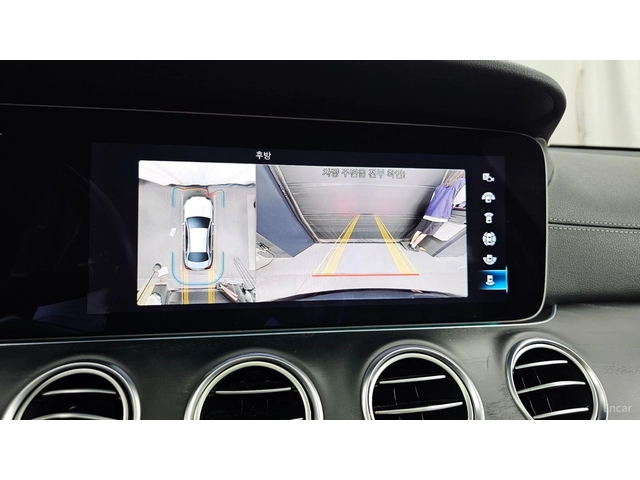 Mercedes-Benz E 220 4MATIC/AMG-LINE/SUNROOF/DRIVE-ASSISTS/360VIEW - автомобили, коли, обяви за нови и употребявани 12