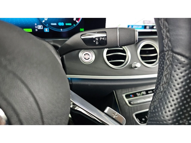 Mercedes-Benz E 220 4MATIC/AMG-LINE/SUNROOF/DRIVE-ASSISTS/360VIEW - автомобили, коли, обяви за нови и употребявани 14